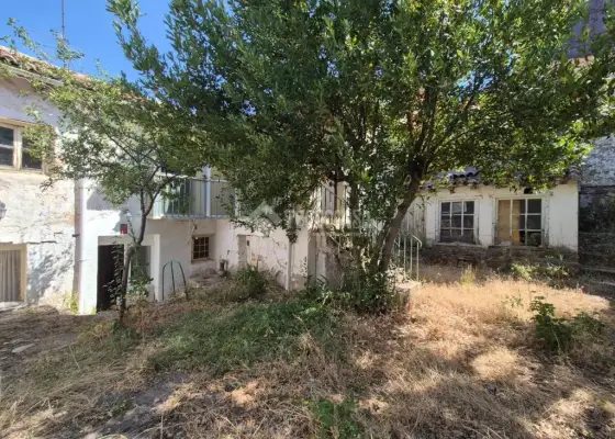 Casa en venta en Sigüenza - Sigüenza, 119.900 €, 444 m2, ref. 665562 en Sigüenza