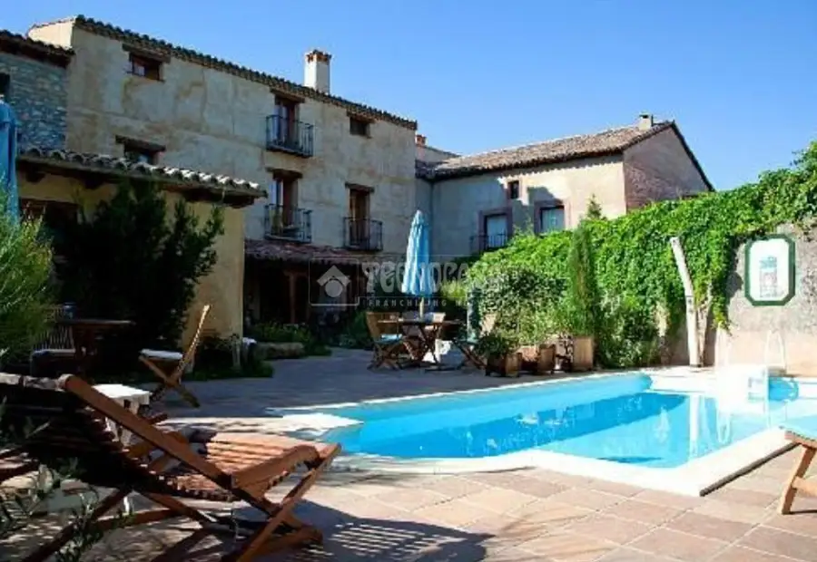Casa en venta en Sigüenza - Sigüenza, 590.000 €, 502 m2, ref. 640772 en Sigüenza