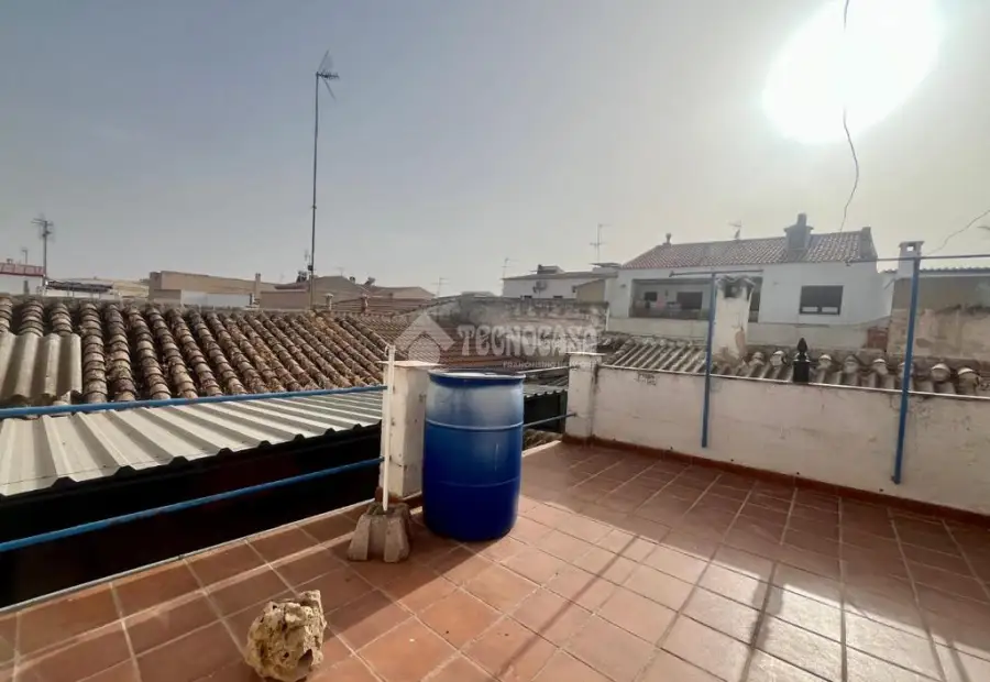 Casa en venta en Valdepeñas - Valdepeñas, 45.000 €, 165 m2, ref. 666366 en Valdepeñas
