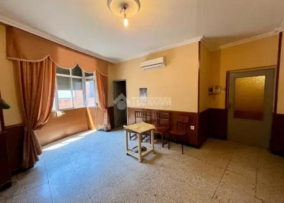 Casa en venta en Valdepeñas - Valdepeñas, 72.000 €, 286 m2, ref. 664303 en Valdepeñas