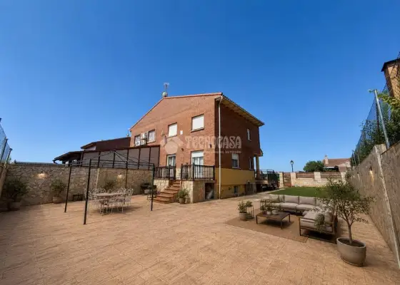 Casa en venta en Villanueva De La Torre - Villanueva De La Torre, 270.000 €, 180 m2, ref. 658965 en Villanueva de la Torre