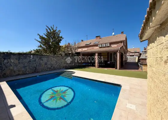 Casa en venta en Villanueva De La Torre - Villanueva De La Torre, 365.000 €, 208 m2, ref. 652620 en Villanueva de la Torre