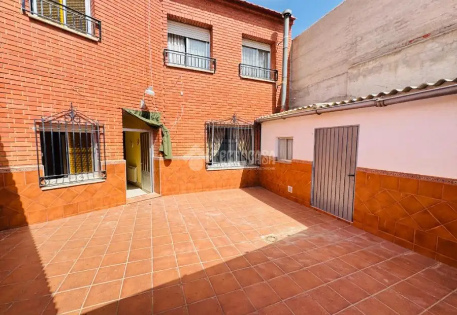 Casa en venta en Villasequilla - Villasequilla, 159.900 €, 232 m2, ref. 665968 en Villasequilla