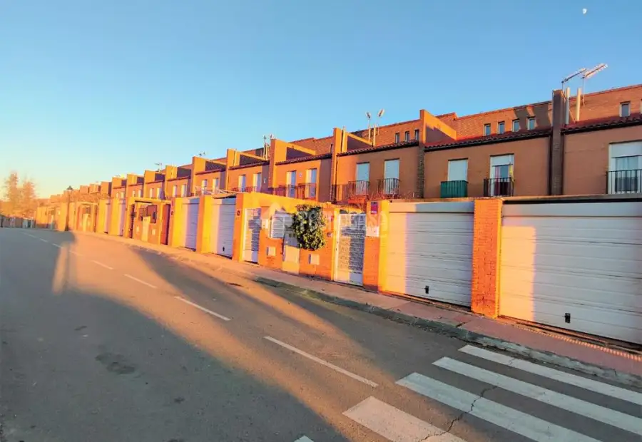 Casa en venta en Yebes - Valdeluz - Yebes - Valdeluz, 235.900 €, 163 m2, ref. 665772 en Yebes