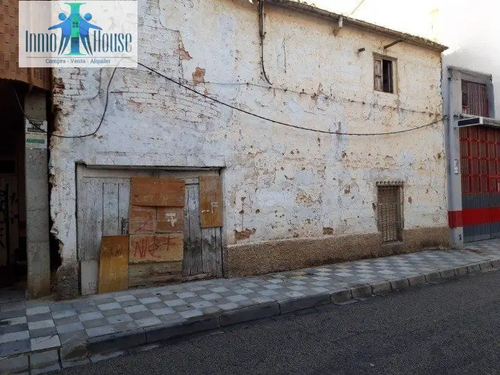 Casa en venta en zona industria en Albacete