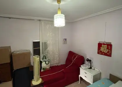 Casa habitable y tranquila con terraza en El Poblado en Puertollano