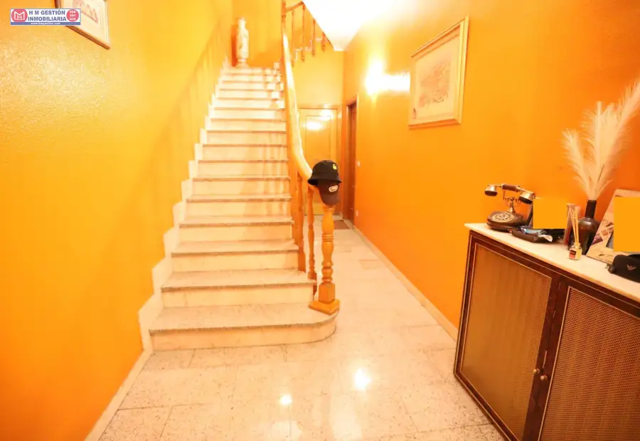 Casa junto a Plaza España y Colegio en Alcázar de San Juan