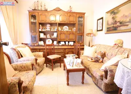 Casa junto al hospital con 2 viviendas en Alcázar de San Juan