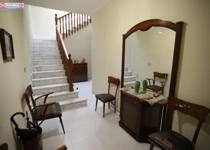 CASA PARA ENTRAR A VIVIR CON 318 m2 DE PARCELA Y PATIO DE 175m2 en Alcázar de San Juan