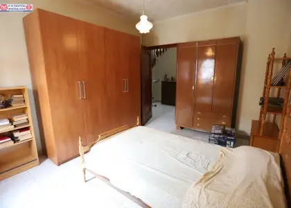 CASA PARA ENTRAR A VIVIR CON 318 m2 DE PARCELA Y PATIO DE 175m2 en Alcázar de San Juan