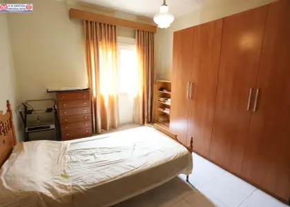 CASA PARA ENTRAR A VIVIR CON 318 m2 DE PARCELA Y PATIO DE 175m2 en Alcázar de San Juan