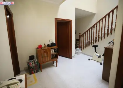 CASA PARA ENTRAR A VIVIR CON 318 m2 DE PARCELA Y PATIO DE 175m2 en Alcázar de San Juan