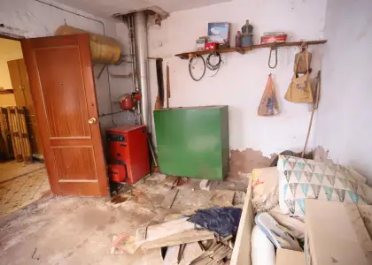 CASA PARA REFORMA ÍNTEGRA O DERRIBO CON 95 m2 DE PARCELA UBICADA JUNTO A AVDA DE QUERO, PRÓXIMA AL HOSPITAL en Alcázar de San Juan