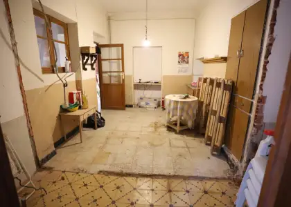CASA PARA REFORMA ÍNTEGRA O DERRIBO CON 95 m2 DE PARCELA UBICADA JUNTO A AVDA DE QUERO, PRÓXIMA AL HOSPITAL en Alcázar de San Juan