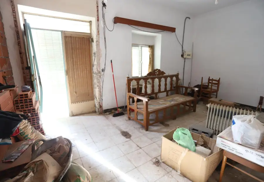 CASA PARA REFORMA ÍNTEGRA O DERRIBO CON 95 m2 DE PARCELA UBICADA JUNTO A AVDA DE QUERO, PRÓXIMA AL HOSPITAL en Alcázar de San Juan