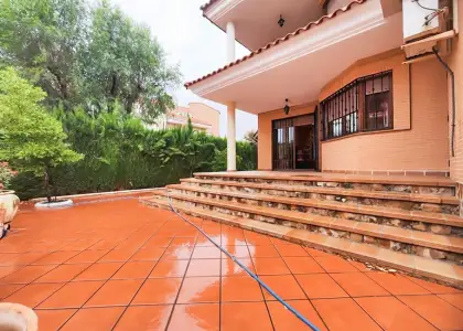 Casa Pareada en venta Zona Pau II en Puertollano