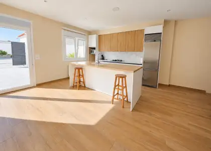 Chalet con piscina privada, dos dormitorios y zona exterior de ocio en Tomelloso