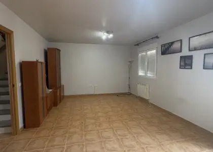 Chalet en venta en Alameda De Cervera, de 124 m2 con 3 dormitorios, 2 baños, plaza de garaje y terreno por 127.000 €, Ref. 0352 en Alameda de Cervera