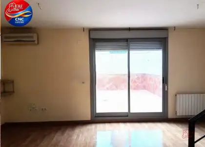 Chalet en venta en Alcázar De San Juan, Calle Caballero Del Verde Gaban, de 147 m2 con 4 dormitorios, 2 baños y plaza de garaje por 160.000 €, Ref. 0407 en Alcázar de San Juan
