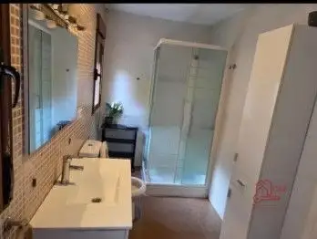 Chalet en venta en Alcázar De San Juan, Calle Reina Sofia, de 200 m2 con 4 dormitorios, 3 baños y terraza por 130.000 €, Ref. 0417 en Alcázar de San Juan