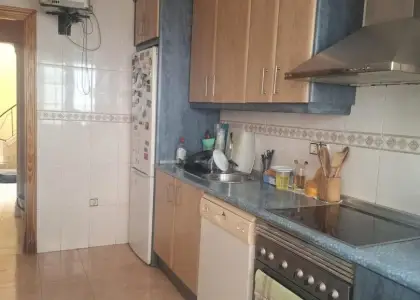Chalet en venta en Alcázar De San Juan, Rondilla Cruz Verde, de 205 m2 con 5 dormitorios y 2 baños por 155.000 €, Ref. 0413 en Alcázar de San Juan