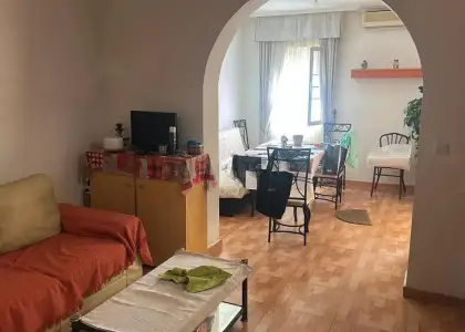 Chalet en venta en Alcázar De San Juan, Zona Renfe, de 140 m2 con 3 dormitorios, 2 baños y trastero por 84.000 €, Ref. 0452 en Alcázar de San Juan