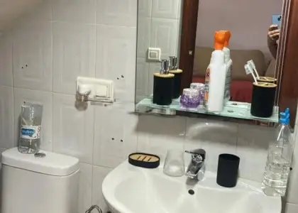 Chalet en venta en Alcázar De San Juan, Zona Renfe, de 140 m2 con 3 dormitorios, 2 baños y trastero por 84.000 €, Ref. 0452 en Alcázar de San Juan