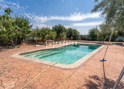 Chalet en venta en Calle de la Constitución, Distrito Único, Palomeque, Toledo en Palomeque