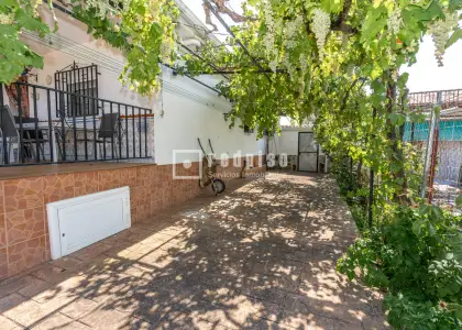 Chalet en venta en Calle de la Constitución, Distrito Único, Palomeque, Toledo en Palomeque
