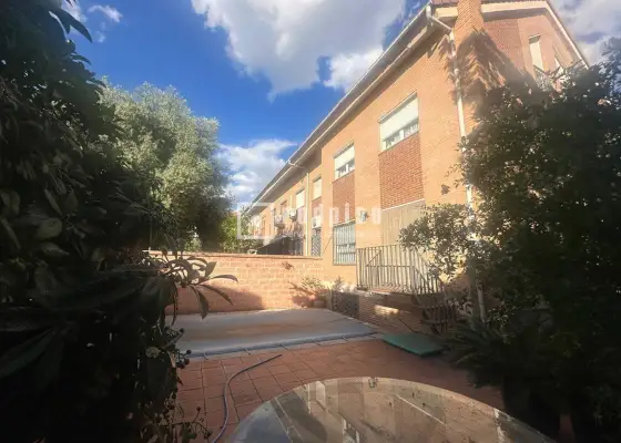 Chalet en venta en Calle de los Almendros, Distrito Único, Azuqueca de Henares, Guadalajara en Azuqueca de Henares
