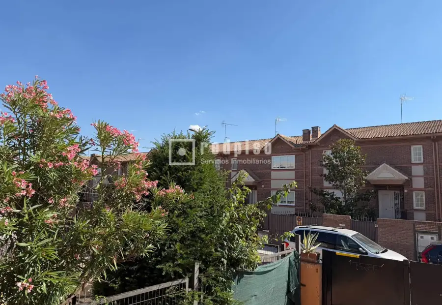 Chalet en venta en Calle los Alisos, Distrito Único, Azuqueca de Henares, Guadalajara en Azuqueca de Henares