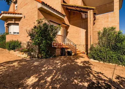 Chalet en venta en Calypo Fado, Casarrubios del Monte, Toledo en Casarrubios del Monte