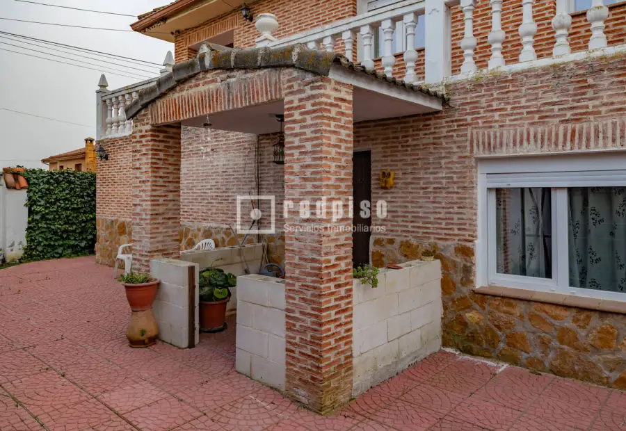 Chalet en venta en Casarrubios del Monte, Toledo en Casarrubios del Monte