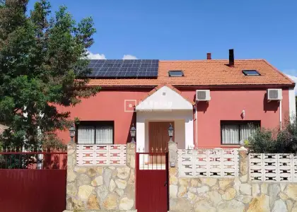 Chalet en venta en Lugar Pinar de Almorox, Distrito Único, Almorox, Toledo en Almorox