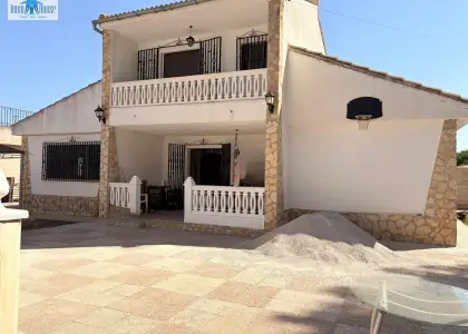 Chalet en venta en Urbanizacion Privada en Albacete