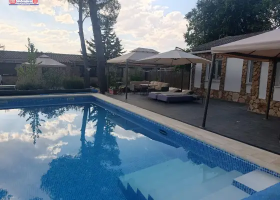 Chalet reformado totalmente amueblado con piscina y patio de 700 metros en Alcázar de San Juan