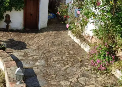 Conjunto Rural con Licencia Turística y Jardín de 200m² en el Centro de Fuencaliente en Fuencaliente