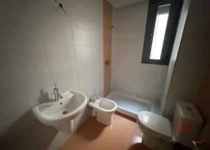 Edificio residencial en venta en Herencia, Calle Los Molinos, de 639 m2 con 3 dormitorios y baño por 301.500 €, Ref. 0461 en Herencia