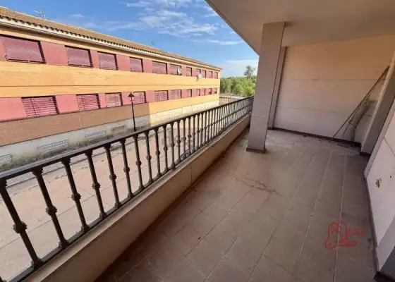 Edificio residencial en venta en Herencia, Calle Los Molinos, de 639 m2 con 3 dormitorios y baño por 301.500 €, Ref. 0461