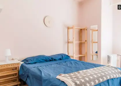 Elegante habitación en alquiler en apartamento de 3 dormitorios, Ciutat Vella en Valencia