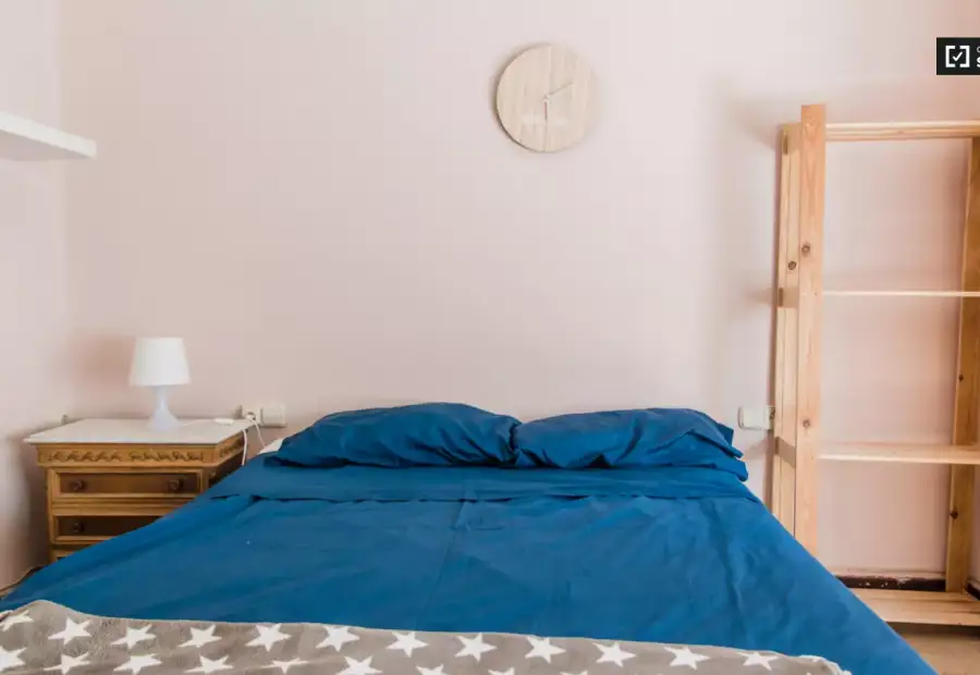 Elegante habitación en alquiler en apartamento de 3 dormitorios, Ciutat Vella en Valencia