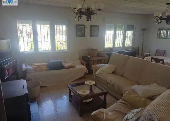 Espectacular Chalet en Albacete con Piscina y Amplia Parcela en Albacete