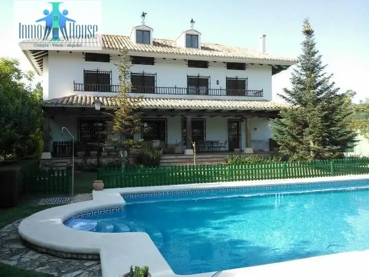 Exclusiva parcela en Urbanización Aguasol Albacete en Albacete