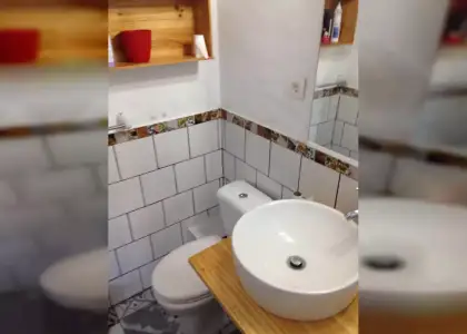 Habitación amueblada con cómoda en apartamento de 4 dormitorios, Benimaclet en Valencia