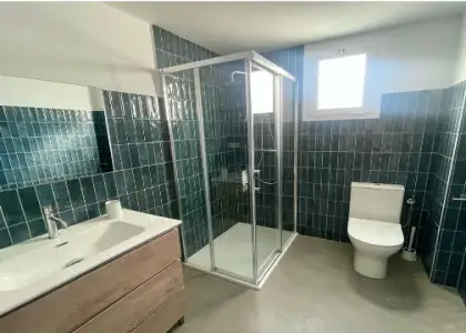 Habitación en piso compartido de 1 dormitorio en alquiler en Carrer de les Barques, Alicante, ideal para estudiantes. Se permite la domiciliación. en Alicante (Alacant)