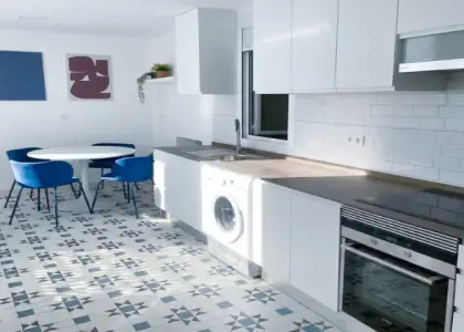 Habitación en piso compartido de 1 dormitorio en alquiler en Carrer de les Barques, Alicante, ideal para estudiantes. Se permite la domiciliación. en Alicante (Alacant)