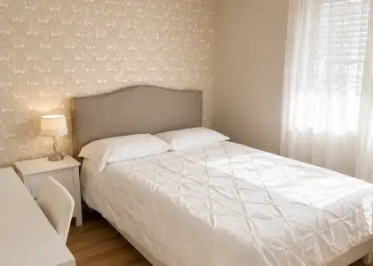 Habitación en piso compartido de 2 dormitorios en alquiler en Las Ventas de Retamosa, todos los gastos incluidos. en Toledo