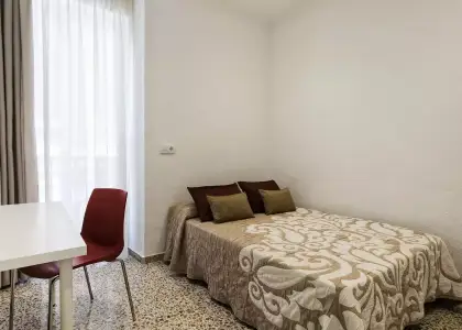 Habitación en piso compartido de 3 habitaciones en Alicante, ideal para mujeres. en Alicante (Alacant)