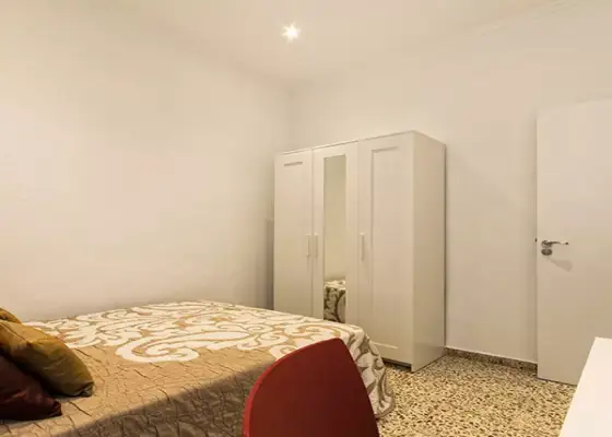 Habitación en piso compartido de 3 habitaciones en Alicante, ideal para mujeres. en Alicante (Alacant)