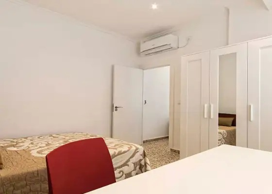 Habitación en piso compartido de 3 habitaciones en Alicante, ideal para mujeres. en Alicante (Alacant)